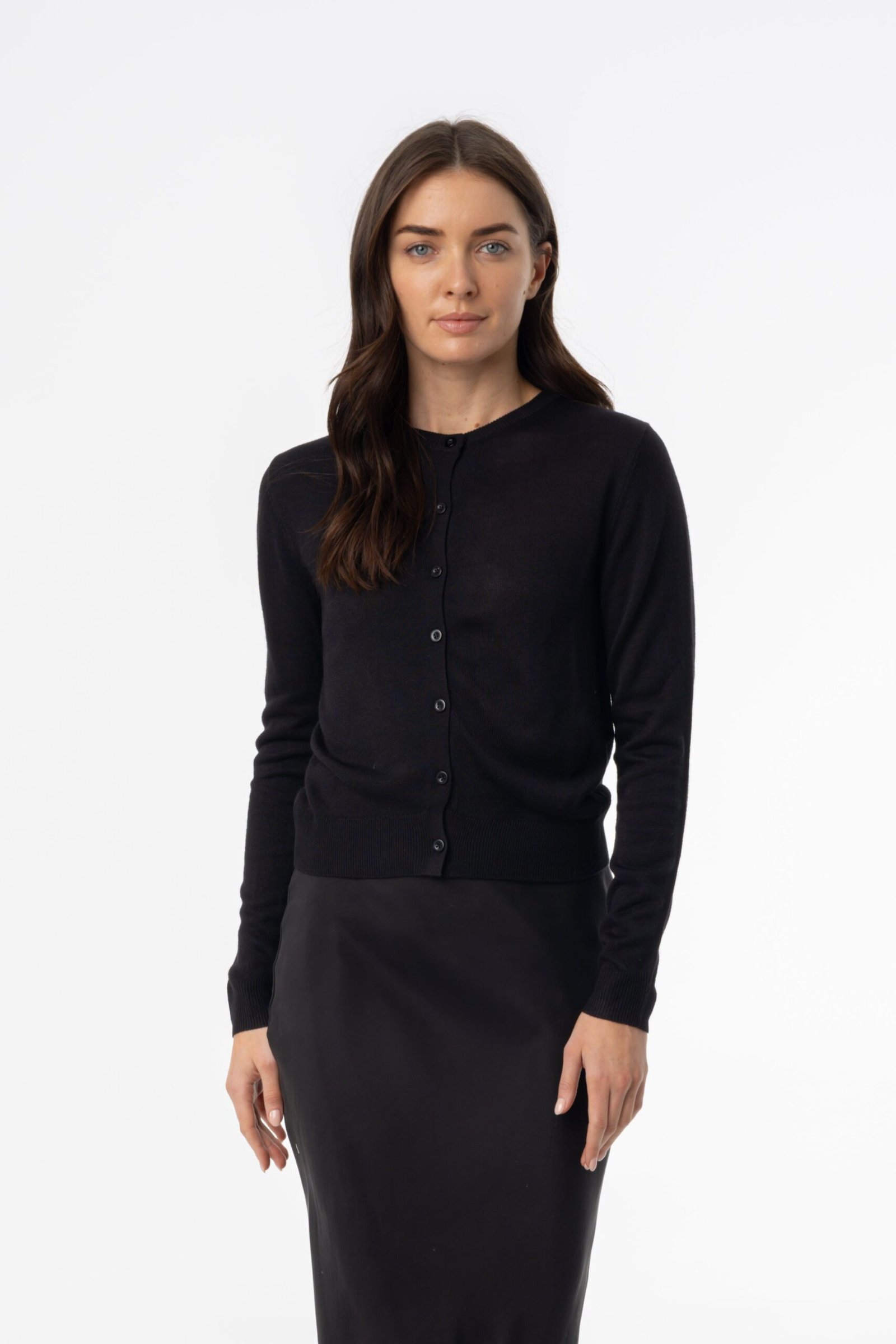 Black Fine Knit Round Neck Cardi - Image 4