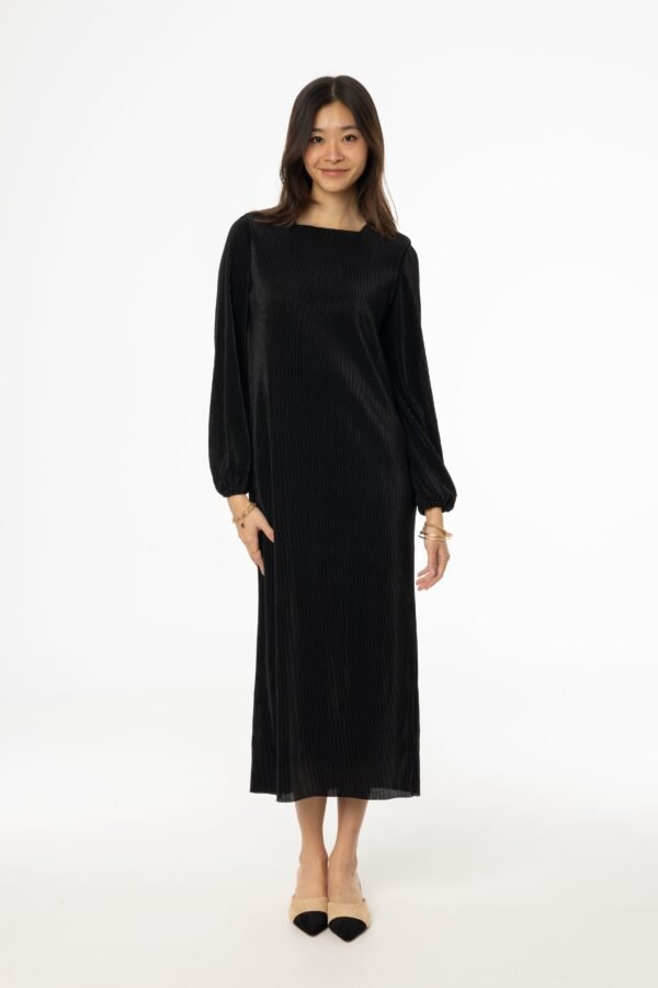 Black Square Neck Accordion Pleat Maxi Dress